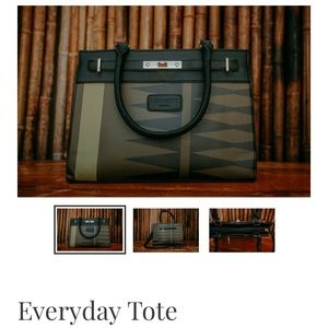 MAJOR ISO: LexBreezy Hawaii Everyday Tote
